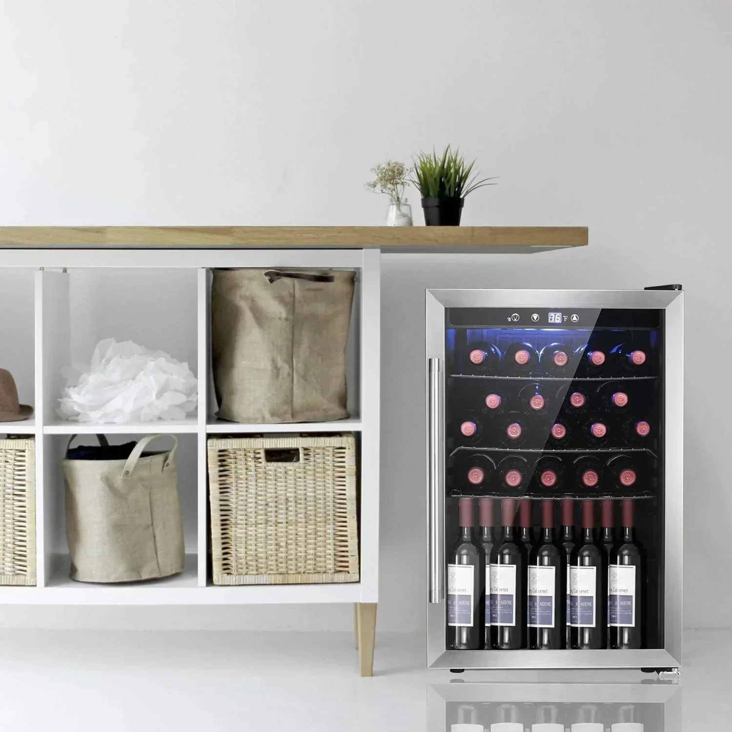 Wine Cooler/Cabinet Refrigerator Fridge - Image 2