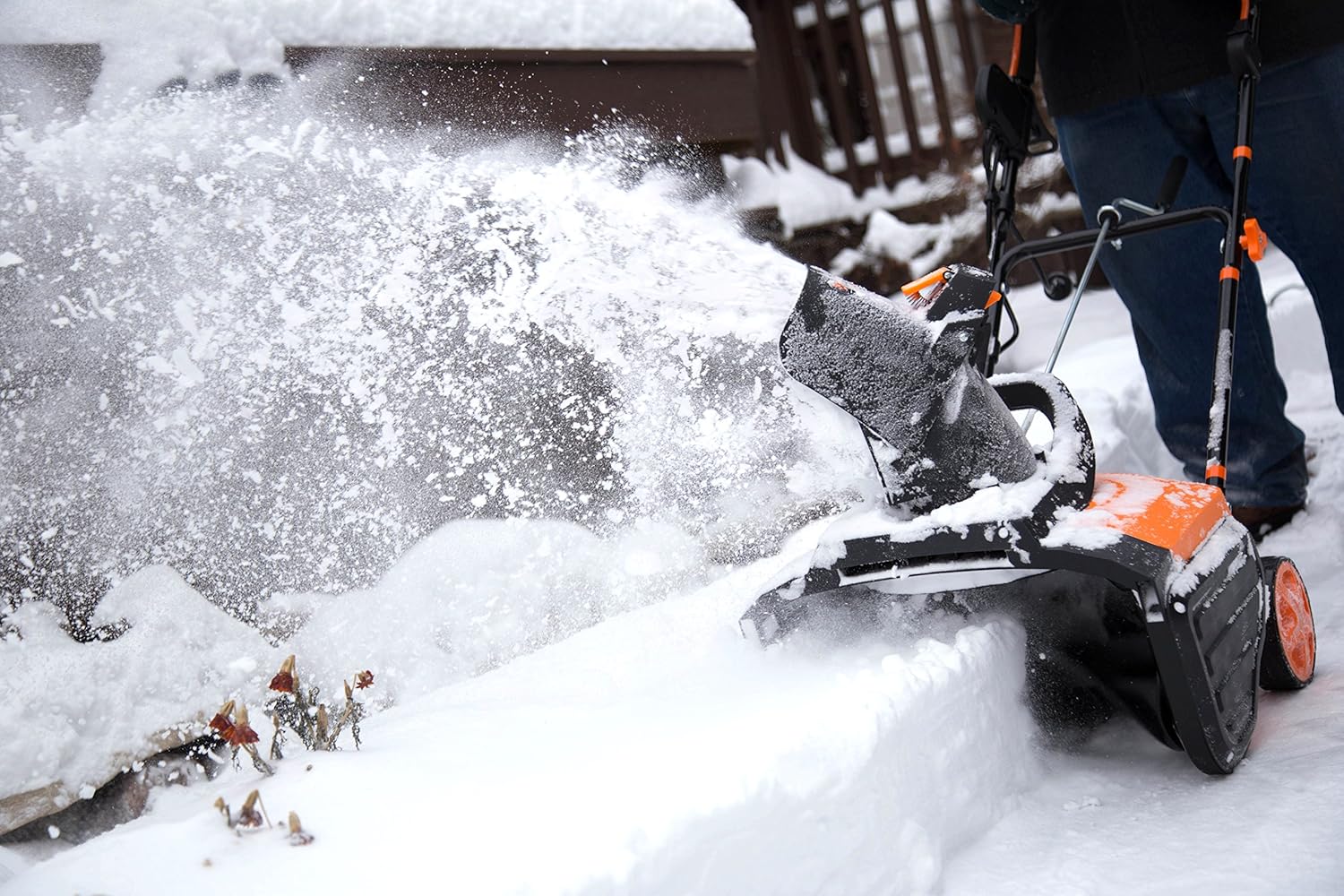 Snow Blaster 13.5-Amp 18-Inch Electric Snow Thrower - Image 5